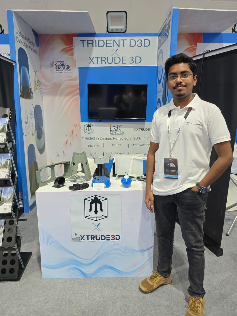 Samuel Wesley Mondal standing at the XTRUDE3D exhibition stand